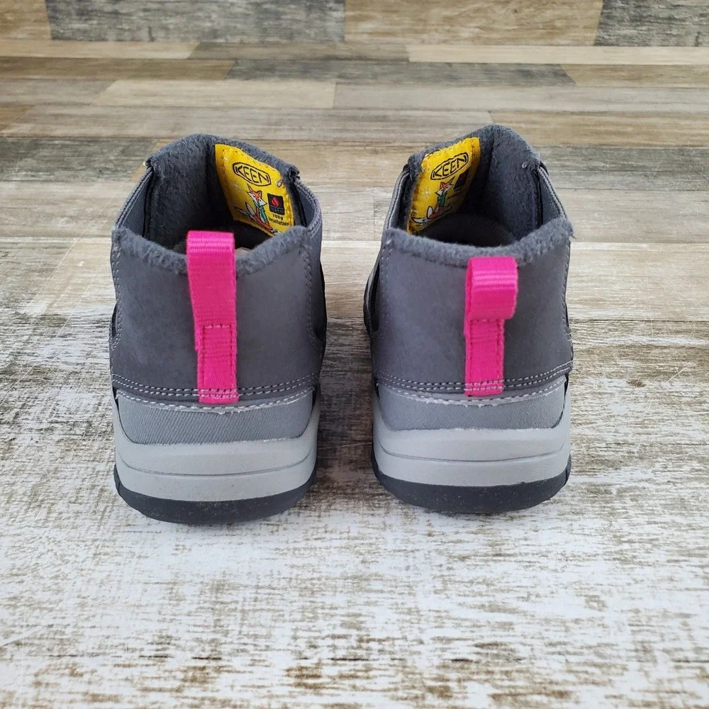 Keen Kootenay III Chelsea Boots Kids Sz 8 Gray Leather Slip On Mid Top